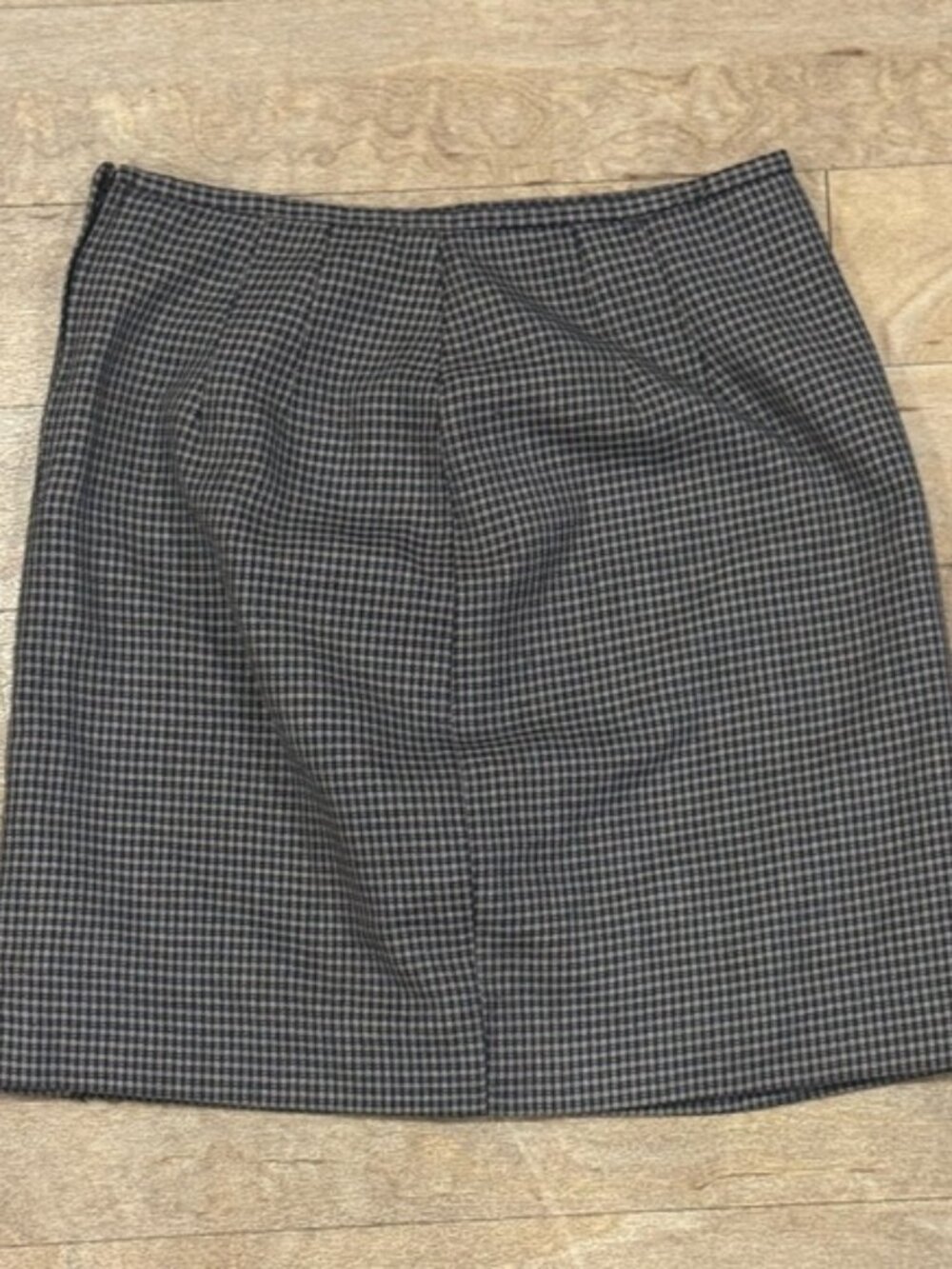 Briggs New York Gray and Black Patterned Skirt